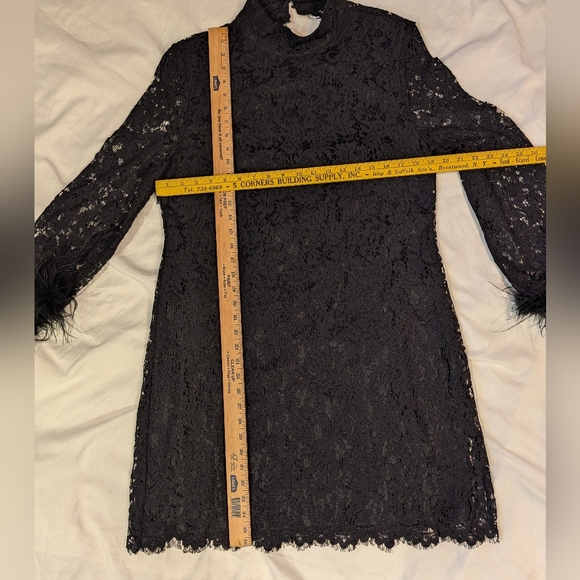 Dressy NWT Cache Sz L Black Lace Dress with Feather Cuffs - Picture 12 of 16